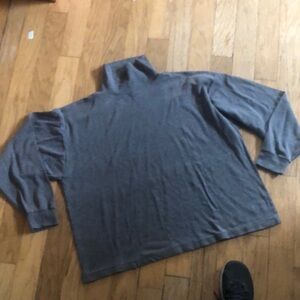Men's Gray turtleneck long sleeve shirt